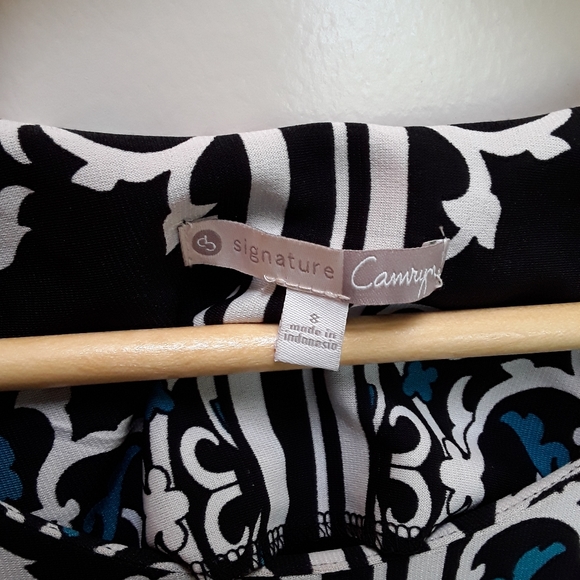 Signature Camryn Dress - Picture 3 of 8